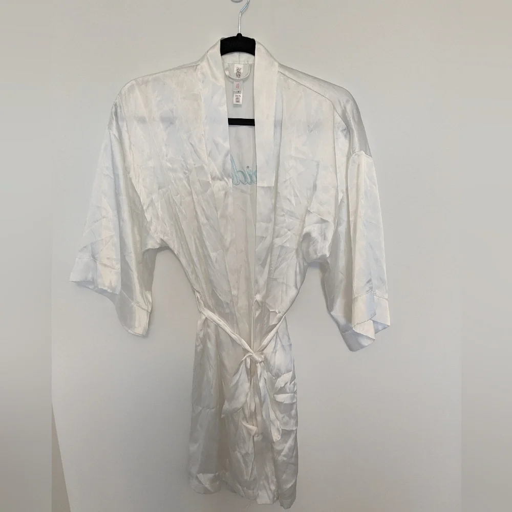 White XS Bride Robe - Picture 3 of 4